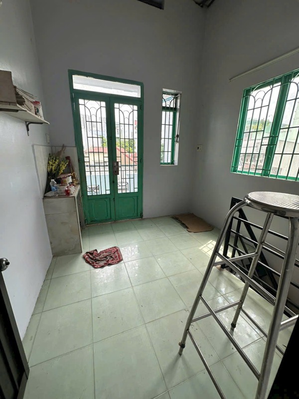 Bán nhà 1/ Văn Thân Q6, Giá nhỉn 2 tỷ, 4 tầng, khu vực yên tĩnh,dân trí cao, nhiều tiện ích